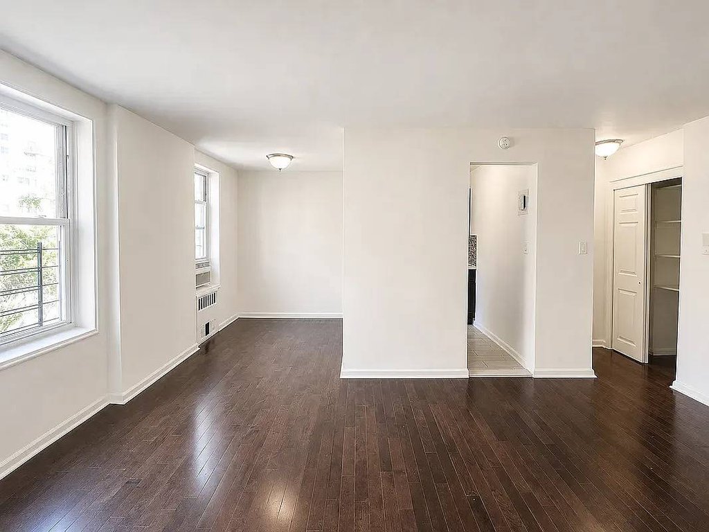 81-31 Baxter Avenue, Unit 1HH photo 2