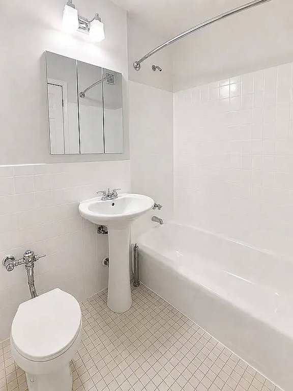 81-31 Baxter Avenue, Unit 1HH photo 5