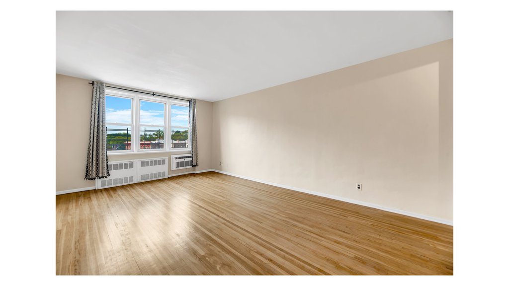 400 East 17th Street, Unit 702