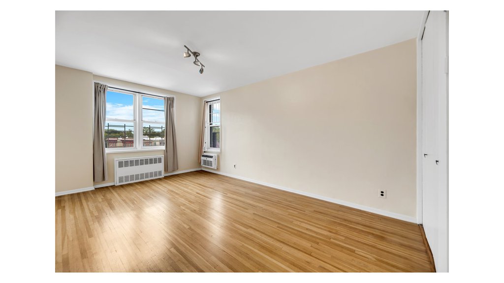 400 East 17th Street, Unit 702 photo 5