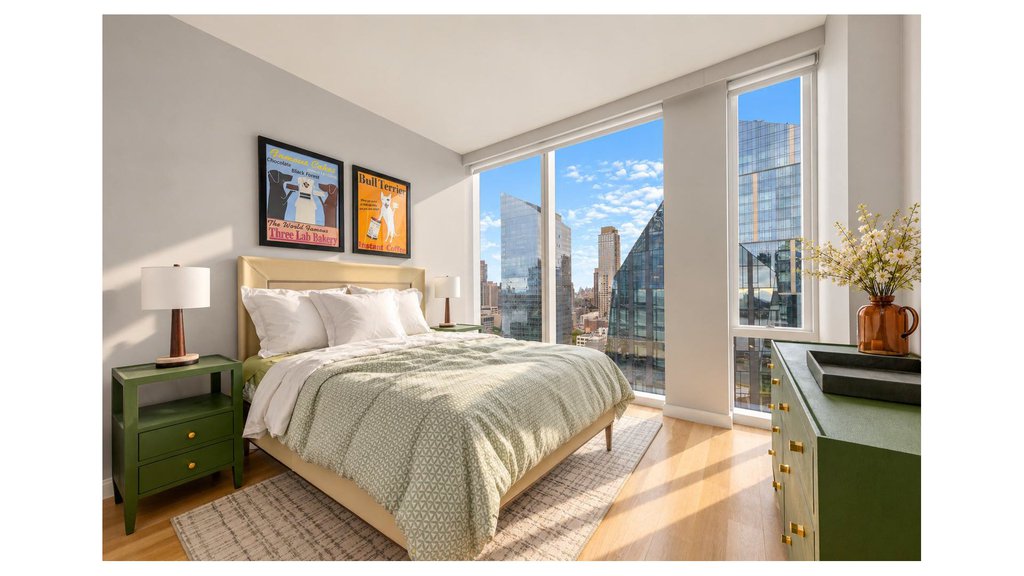 10 Riverside Boulevard, Unit 32D photo 11