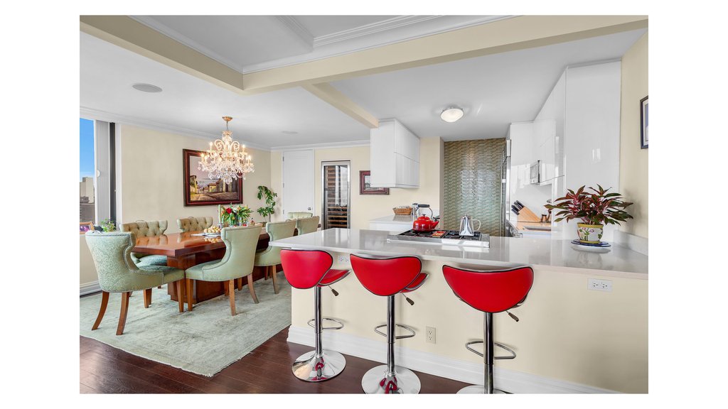 1438 Third Avenue, Unit 24B photo 4