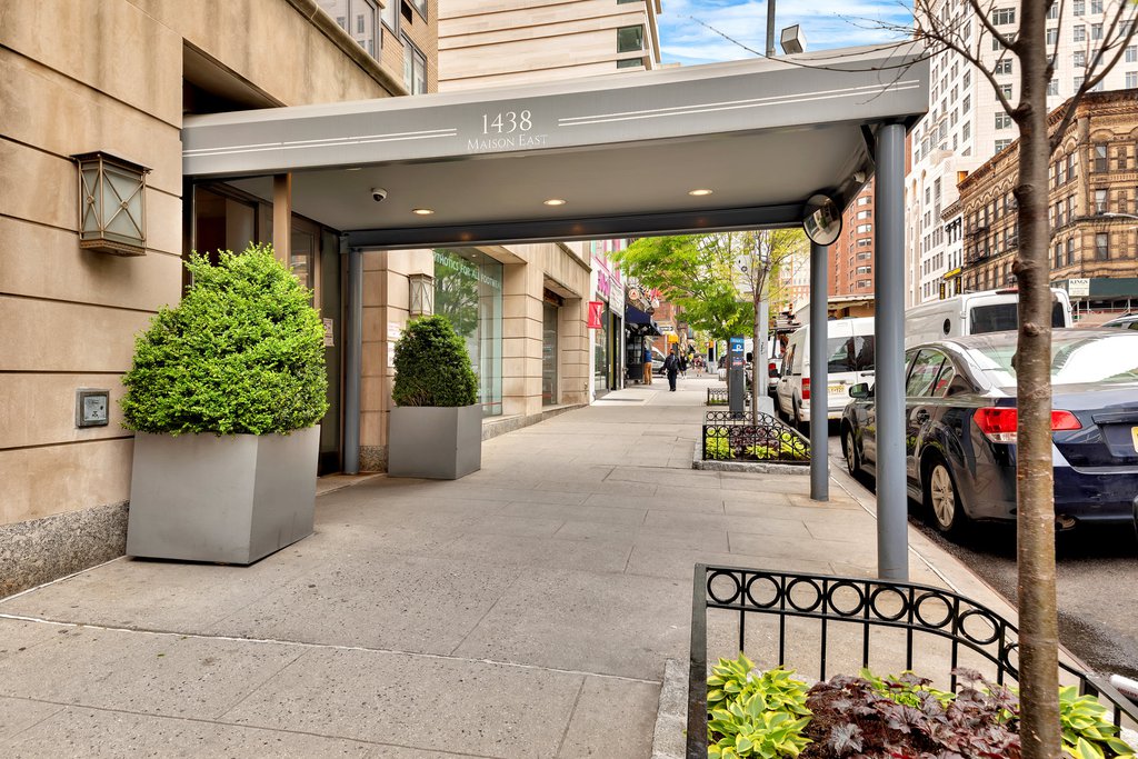 1438 Third Avenue, Unit 24B photo 17