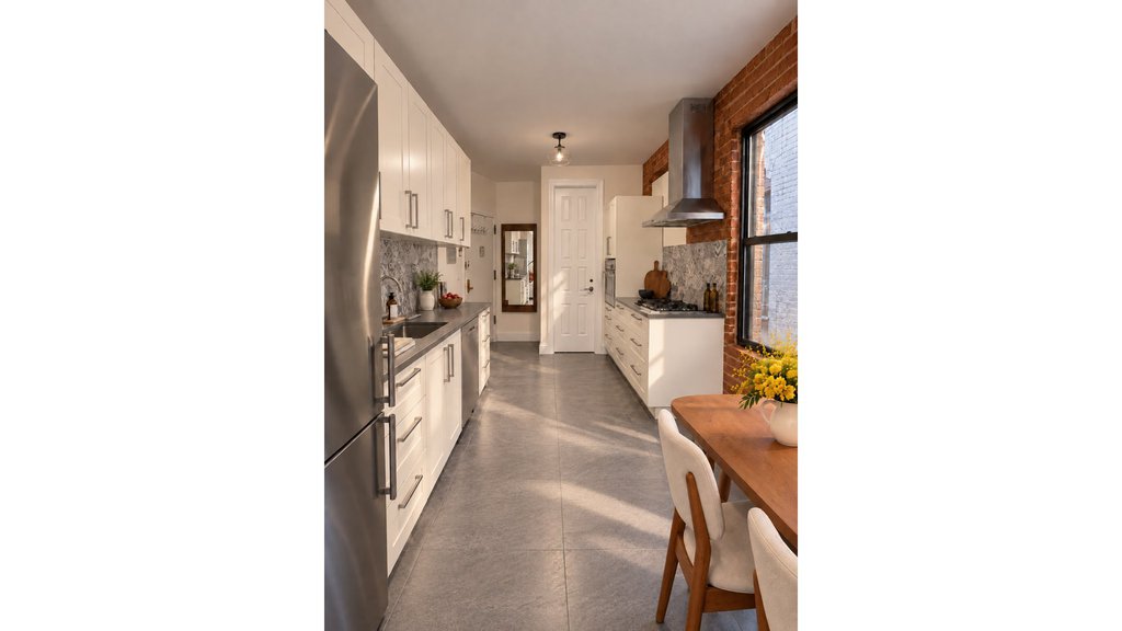 646 Ninth Avenue, Unit 4FS photo 2