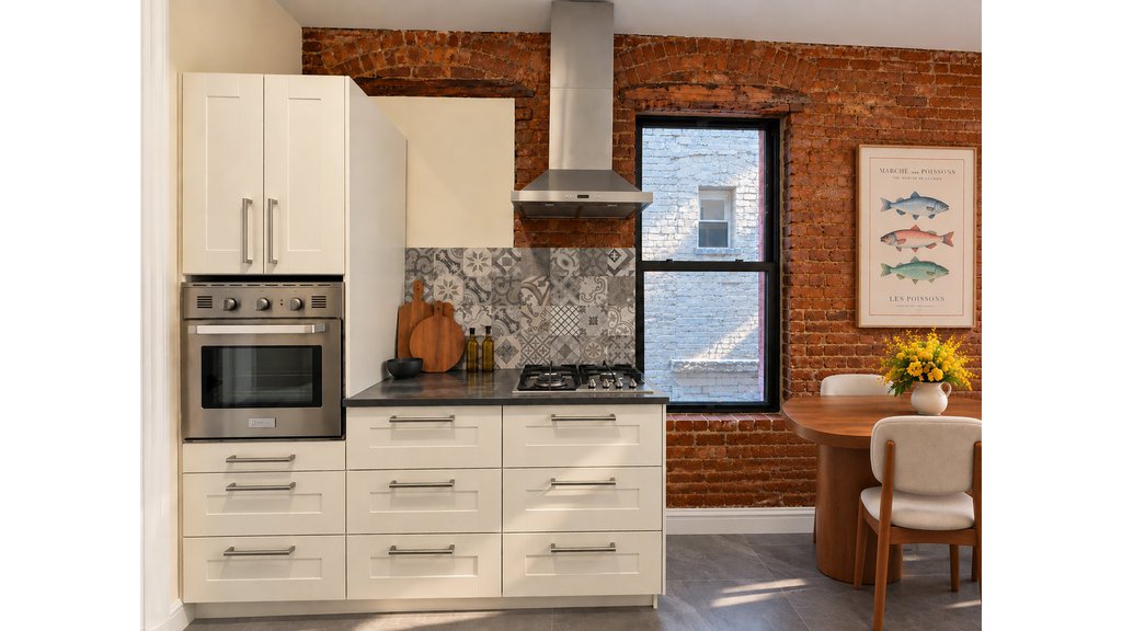 646 Ninth Avenue, Unit 4FS photo 4