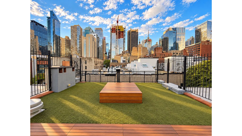 646 Ninth Avenue, Unit 4FS photo 12