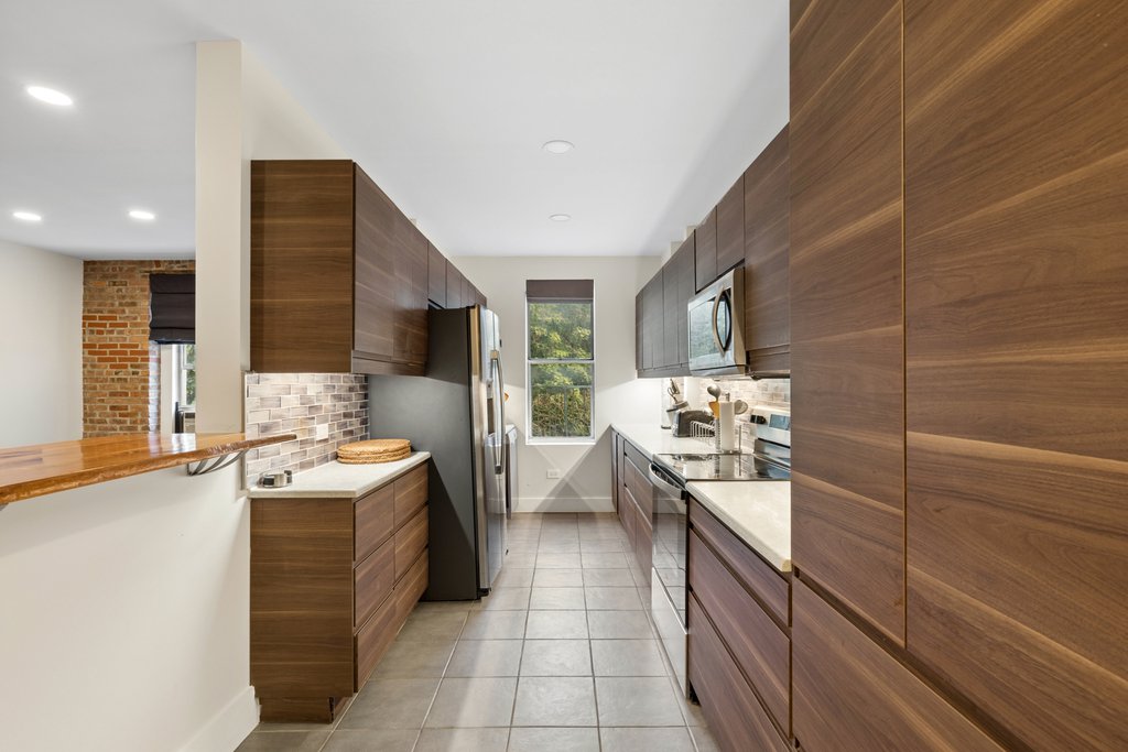 811 Walton Avenue, Unit D15