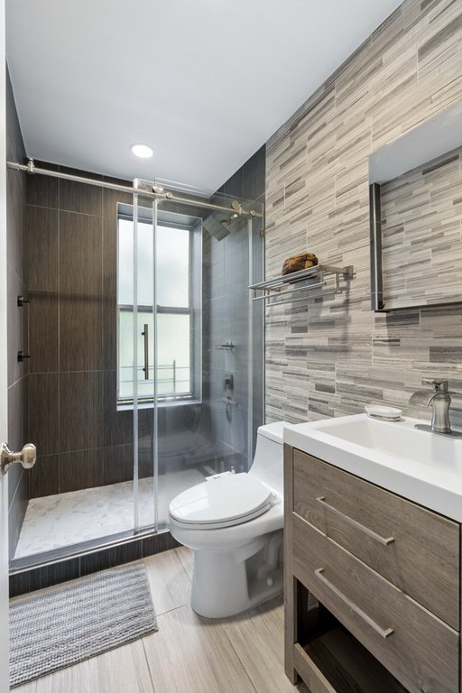 811 Walton Avenue, Unit D15 photo 4