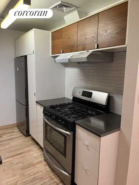 555 Washington Avenue, Unit 1L photo 9
