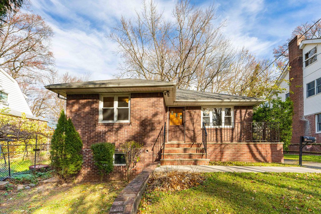 81 Midland Road – For Sale