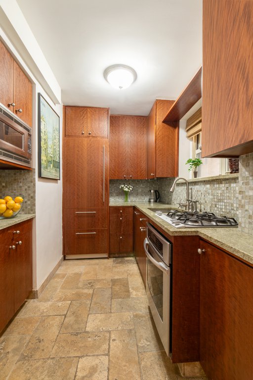 434 East 52nd Street, Unit 2D photo 6