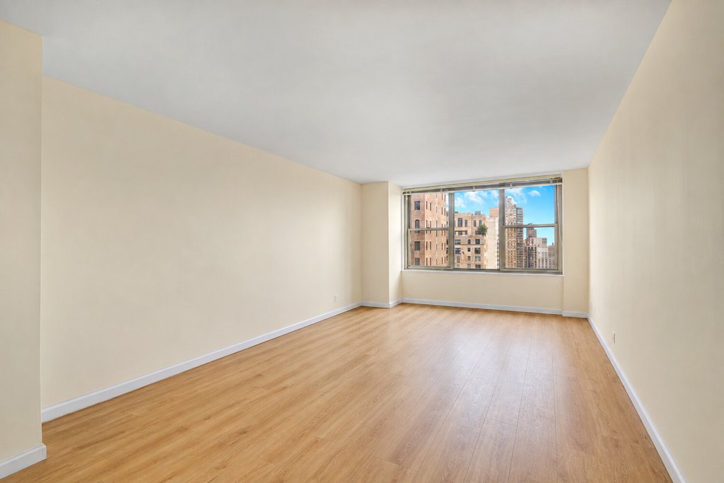 301 East 79th Street, Unit 24G photo 3