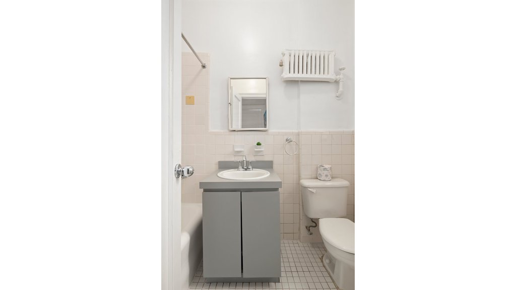83-10 35th Avenue, Unit 6K photo 5