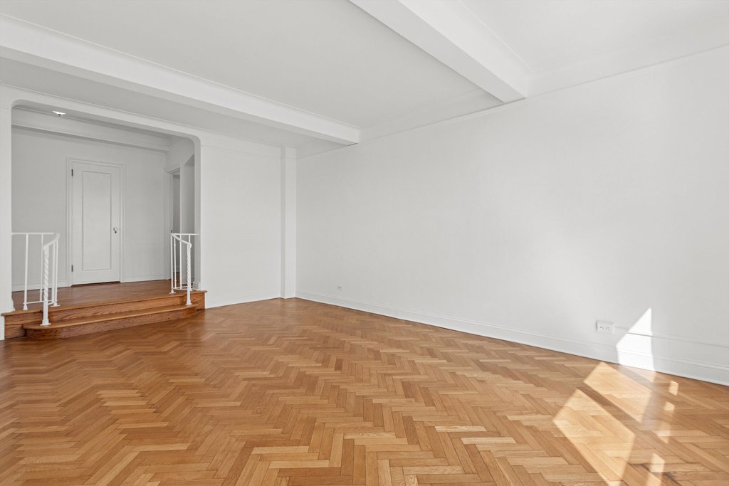 255 Cabrini Boulevard, Unit 6G photo 3