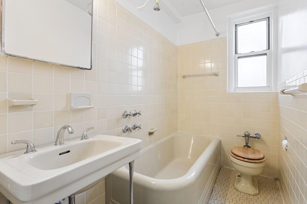 255 Cabrini Boulevard, Unit 6G photo 11