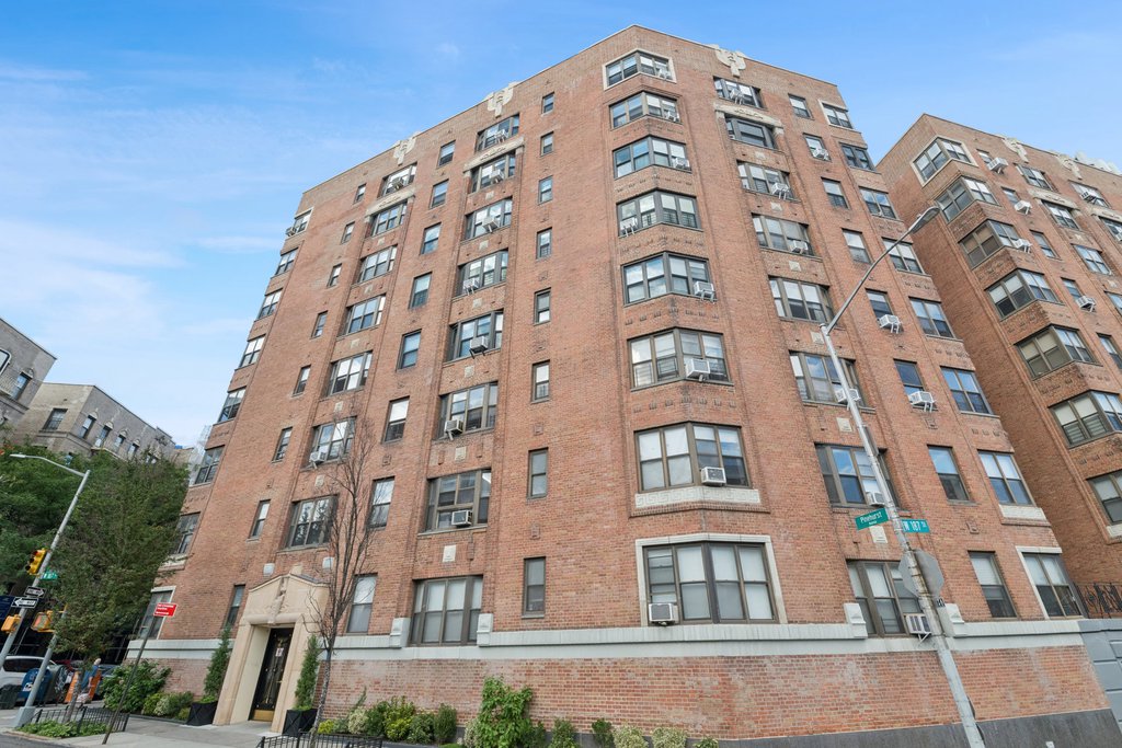 255 Cabrini Boulevard, Unit 6G photo 12