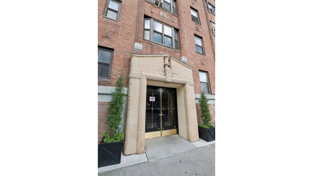 255 Cabrini Boulevard, Unit 6G photo 13