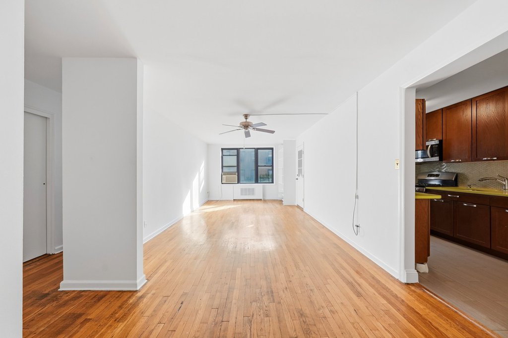 2860 Bailey Avenue, Unit 5H photo 2