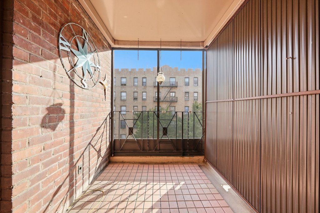 2860 Bailey Avenue, Unit 5H photo 6