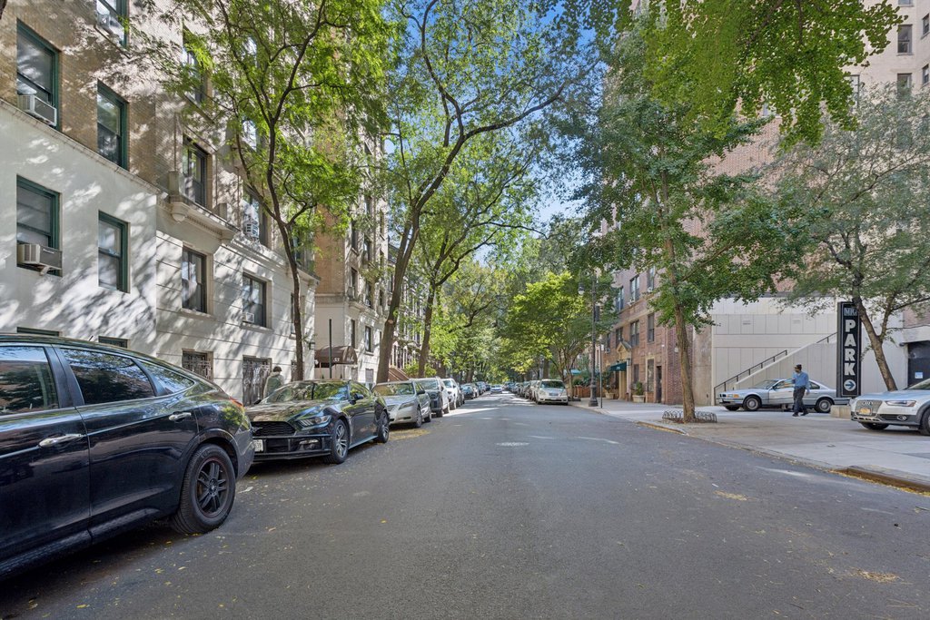 65 West 95th Street, Unit 8B photo 13