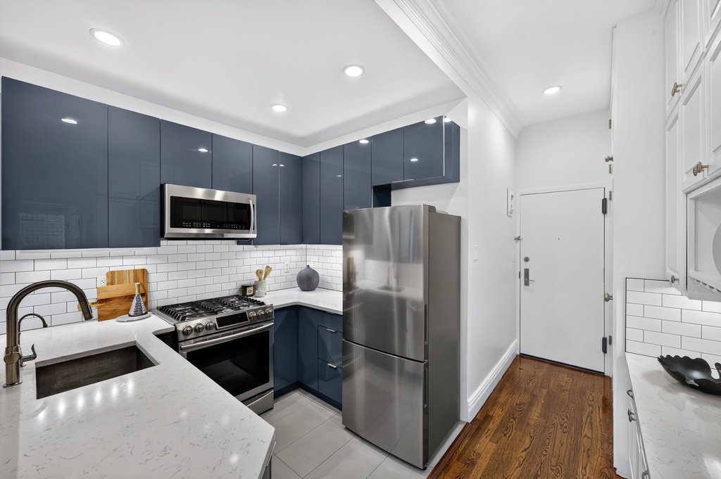 152 East 35th Street, Unit 3/4G photo 3