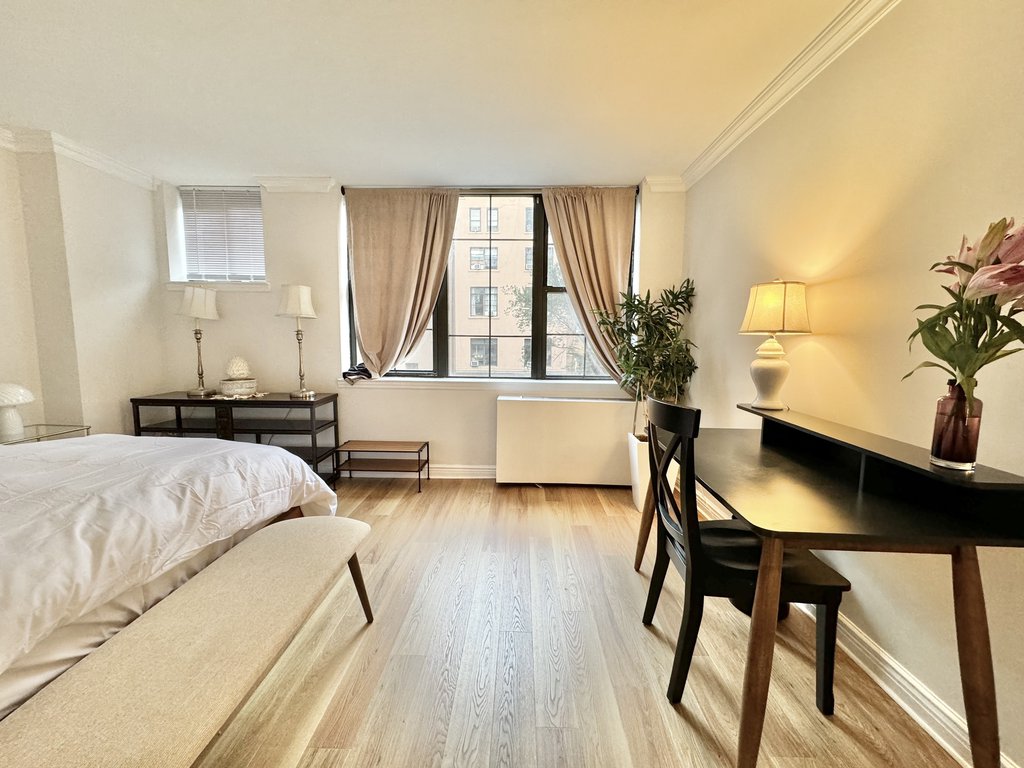 222 West 14th Street, Unit 2H