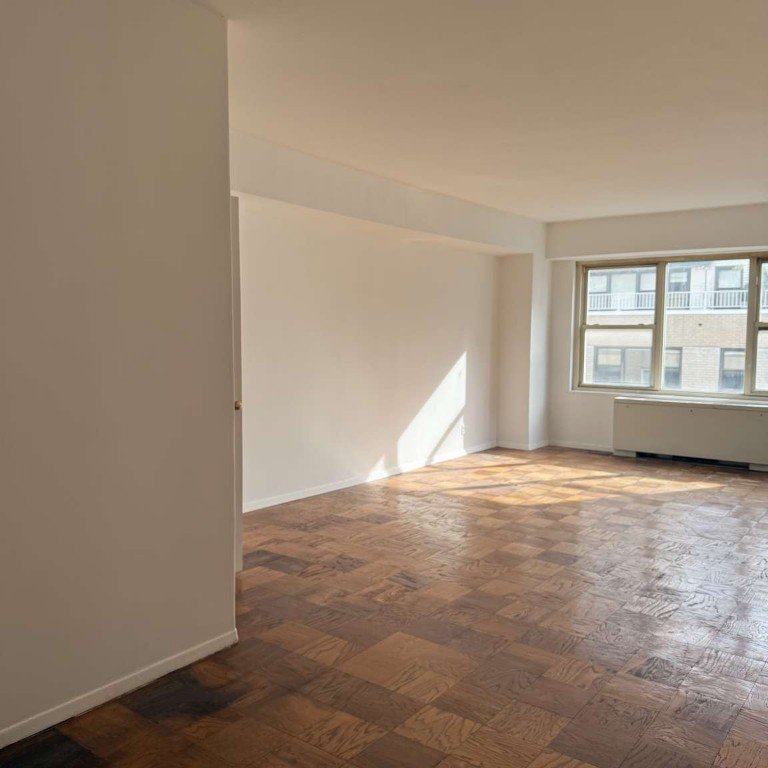 370 East 76th Street, Unit C1406