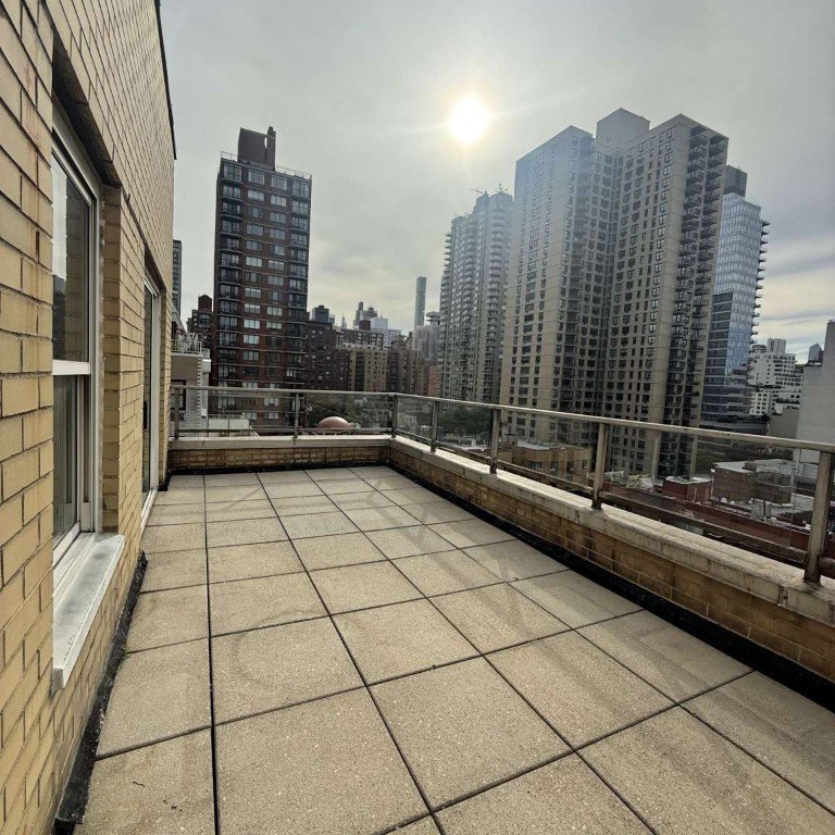 370 East 76th Street, Unit C1406 photo 3