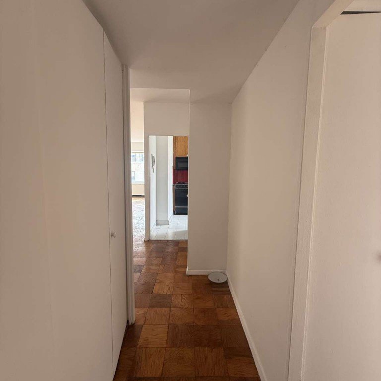 370 East 76th Street, Unit C1406 photo 5