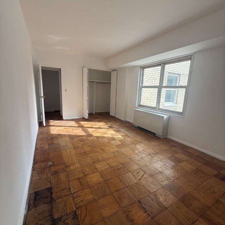 370 East 76th Street, Unit C1406 photo 8