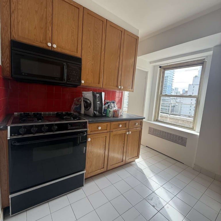 370 East 76th Street, Unit C1406 photo 11