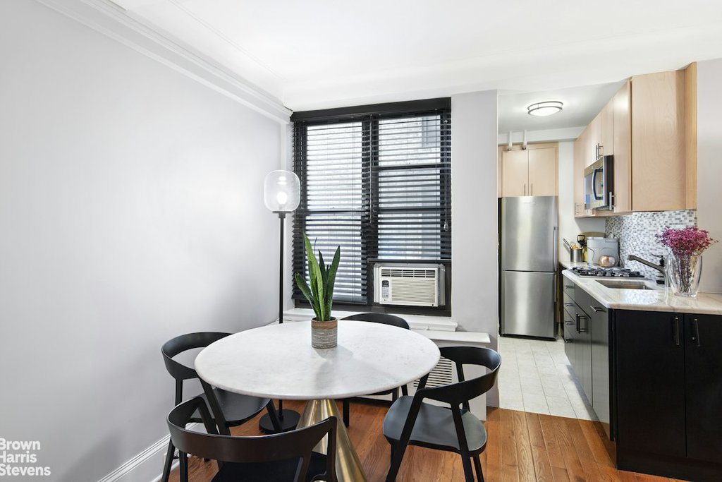 333 East 53rd Street, Unit 8A photo 2