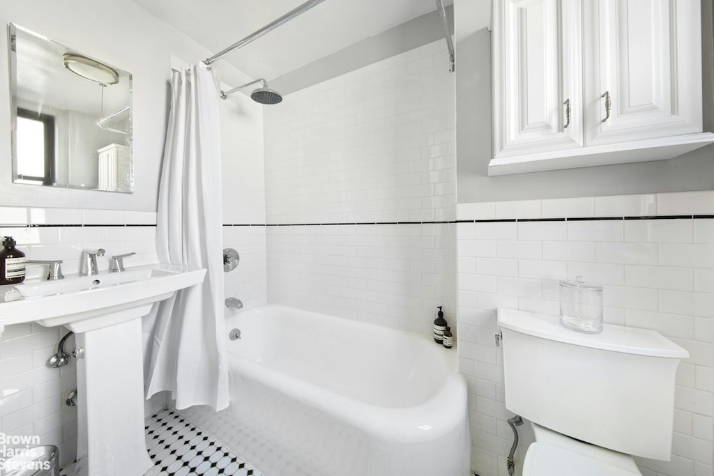 333 East 53rd Street, Unit 8A photo 4