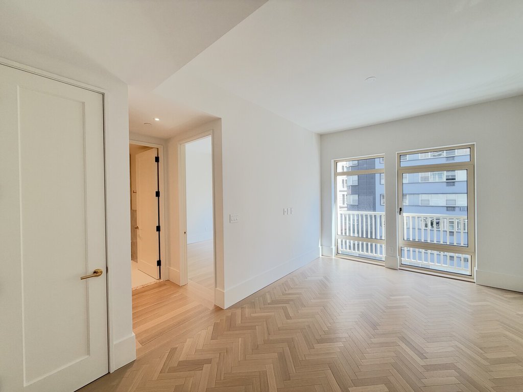 815 Broadway, Unit 401 photo 3