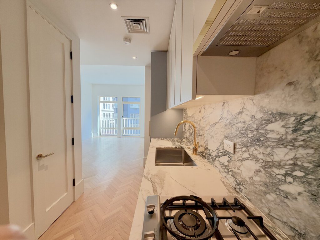 815 Broadway, Unit 401 photo 7