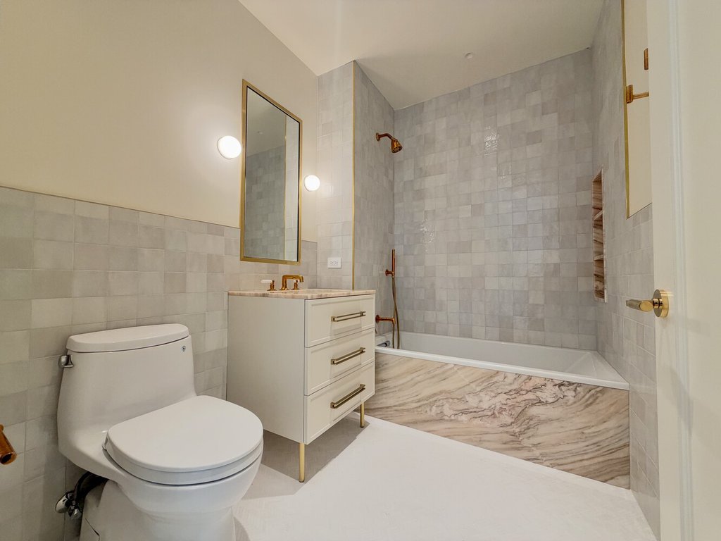 815 Broadway, Unit 401 photo 18