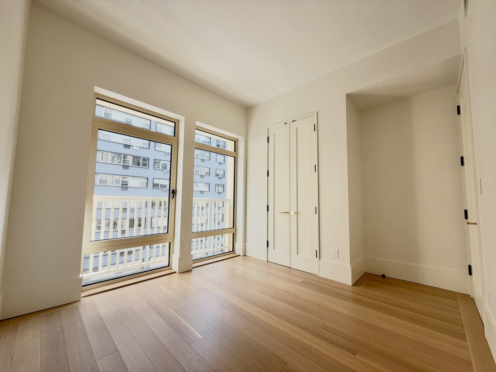 815 Broadway, Unit 401 photo 24