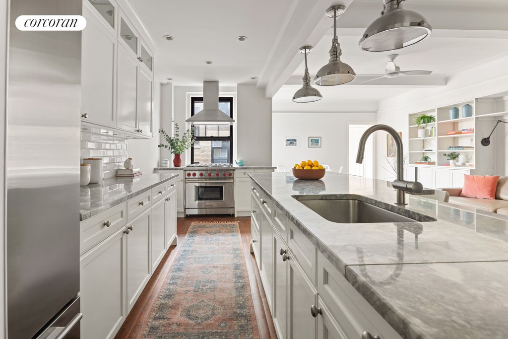 141 East 3rd Street, Unit 11D photo 2