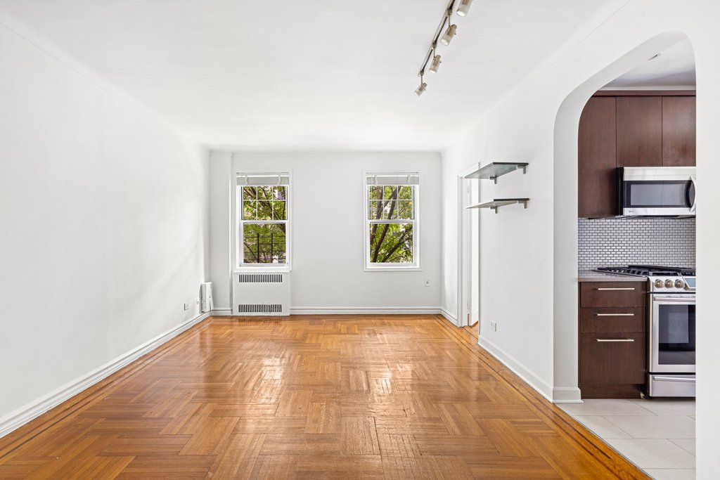 601 East 19th Street, Unit 3R