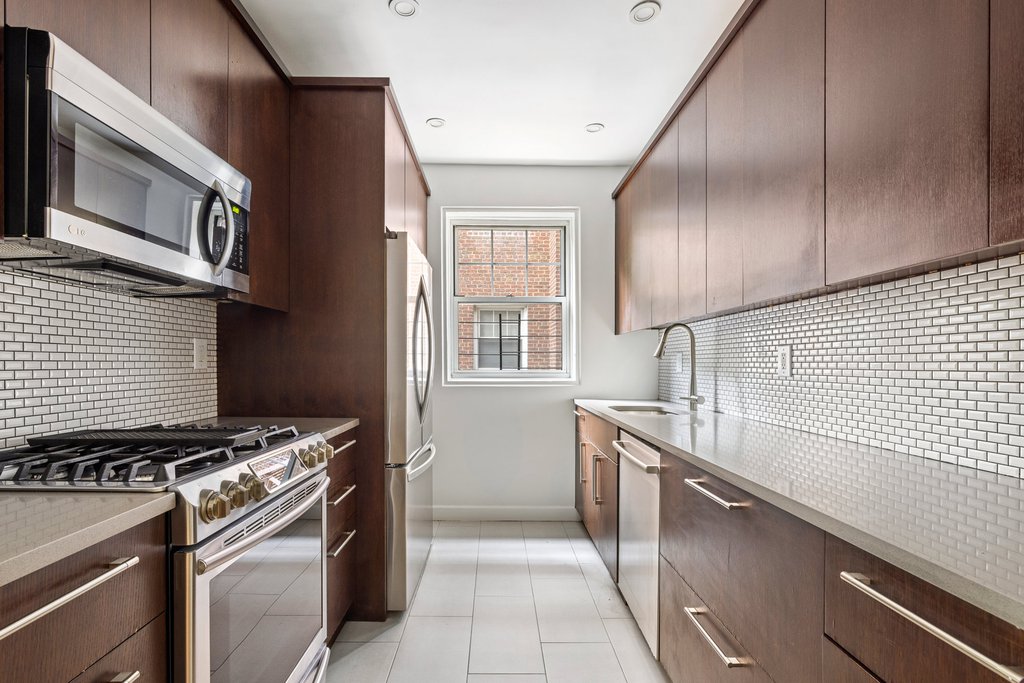 601 East 19th Street, Unit 3R photo 3