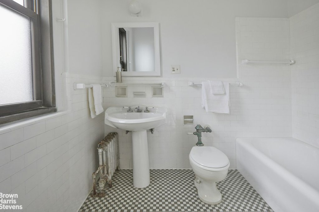 186 Riverside Drive, Unit 9B photo 17