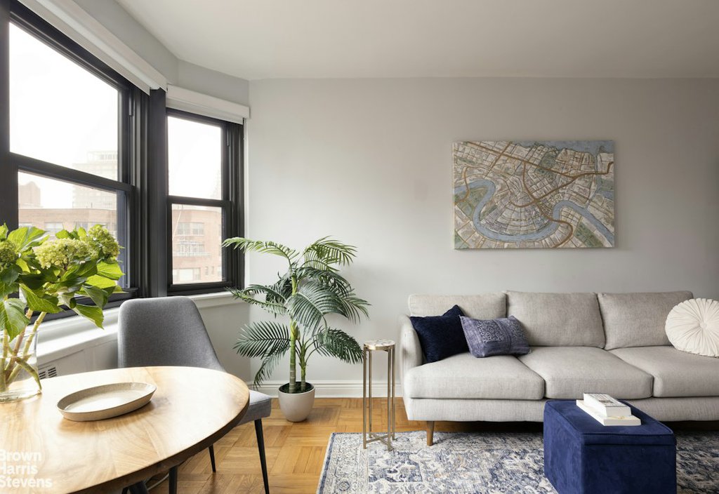 233 East 69th Street, Unit 17M photo 2