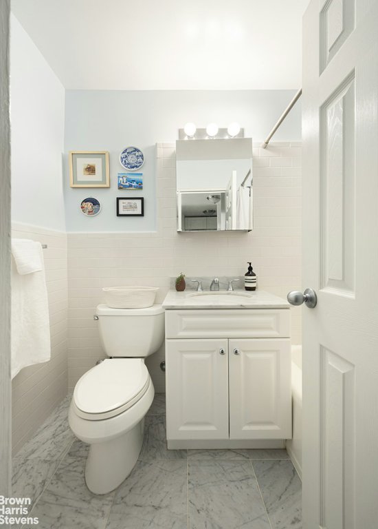 233 East 69th Street, Unit 17M photo 8
