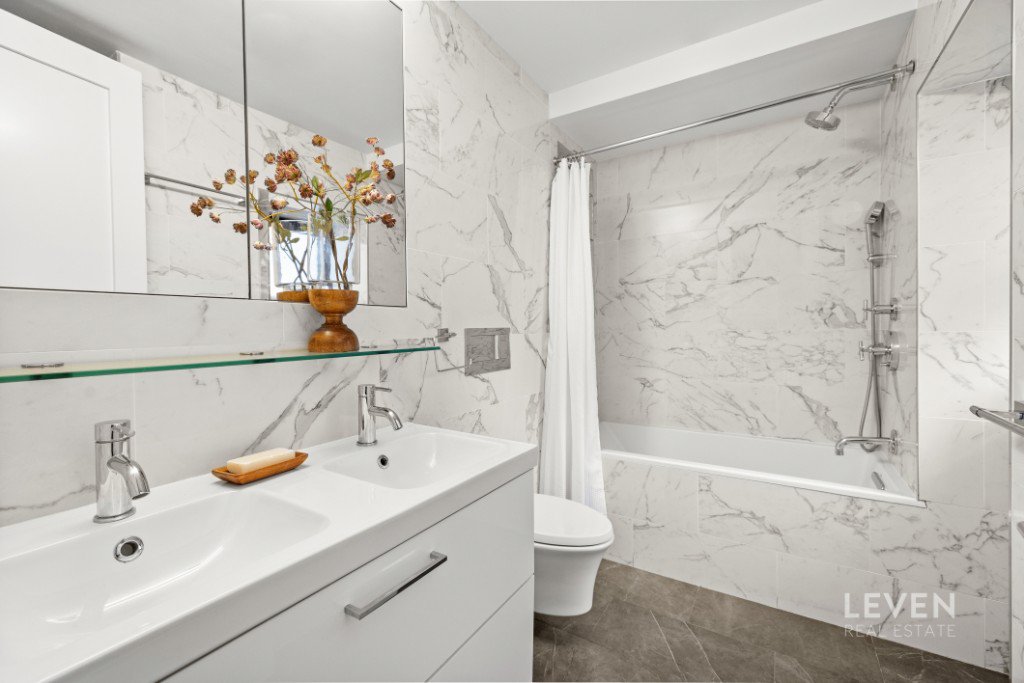 385 Grand Street, Unit 601L photo 5