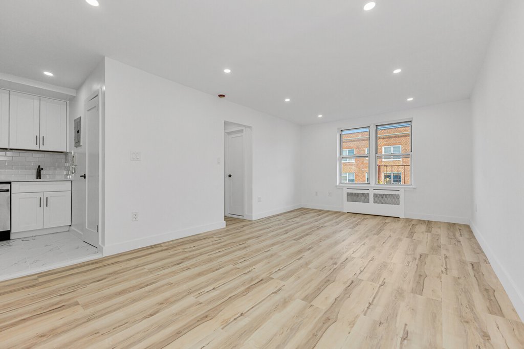 67-14 108th Street, Unit 6D photo 2