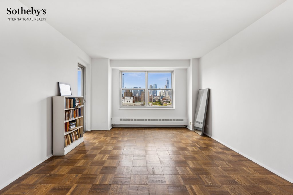 570 Grand Street, Unit H1306 photo 4