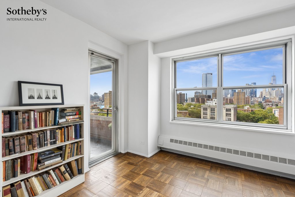 570 Grand Street, Unit H1306 photo 5