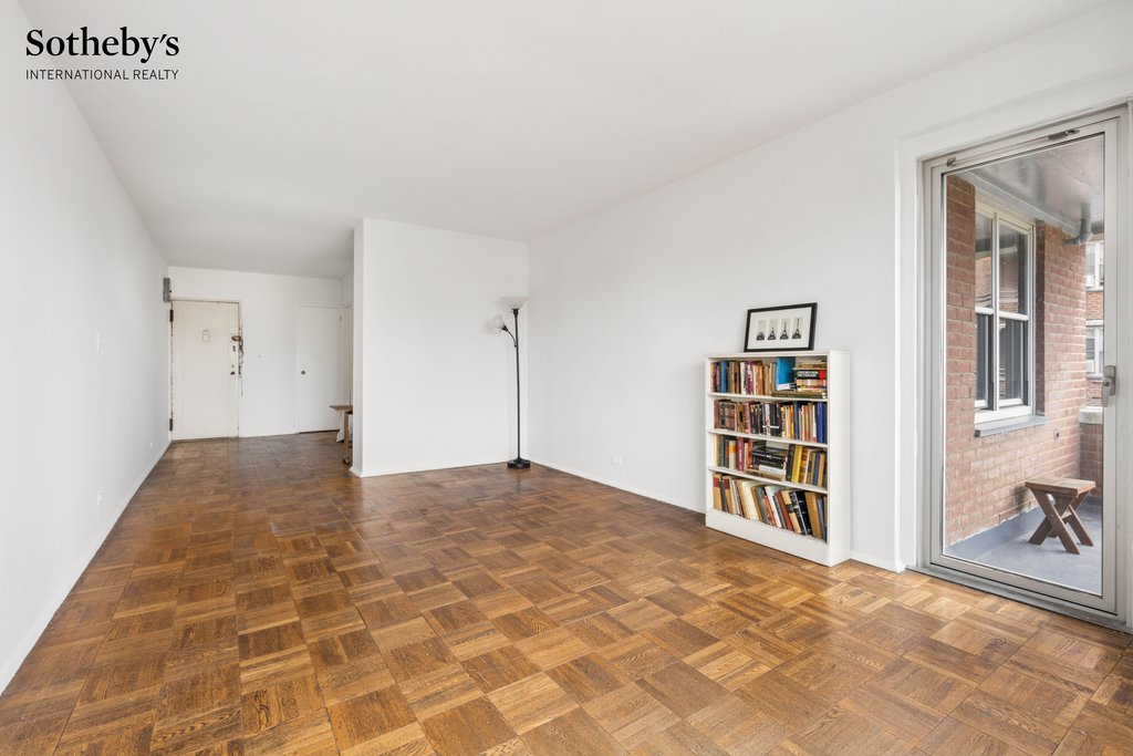 570 Grand Street, Unit H1306 photo 10