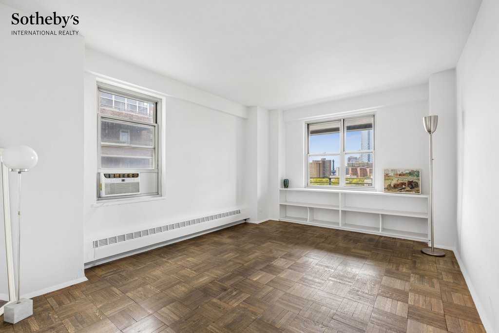 570 Grand Street, Unit H1306 photo 15