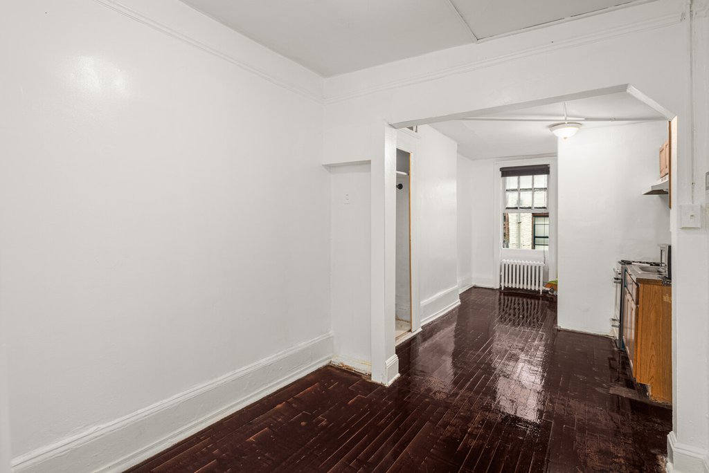 488 Ninth Avenue, Unit 4N